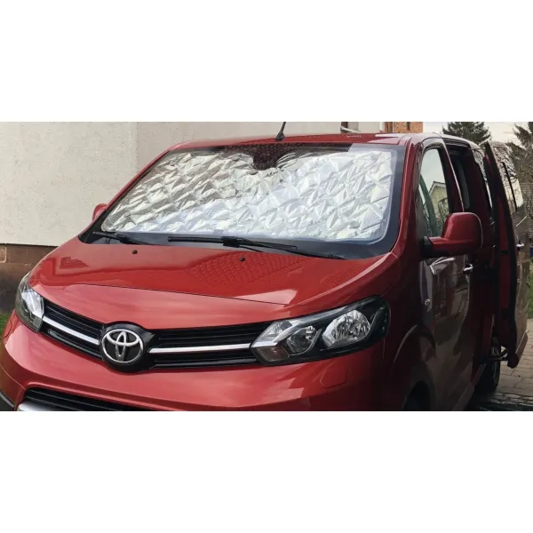 montierte Thermomatte Frontscheibe von außen